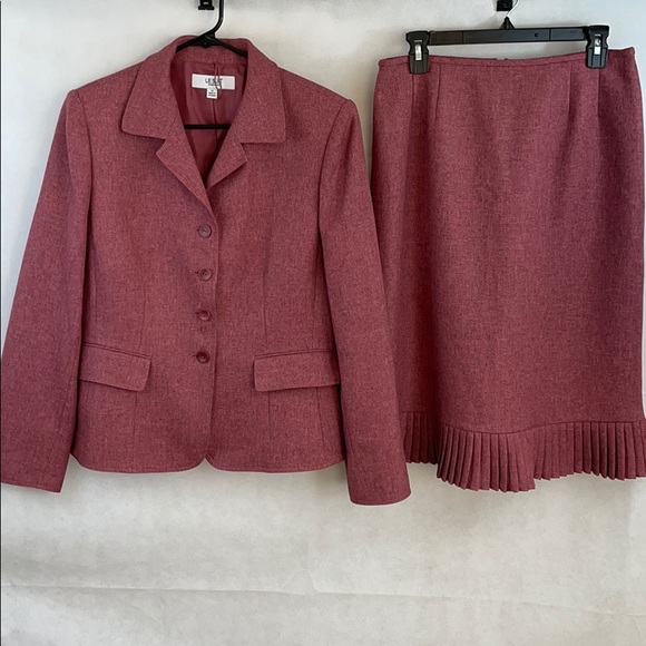 Le Suit Jackets & Blazers - Le Suit Blazer Pleated Skirt Set Business Jacket